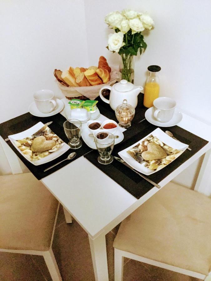 Les Sables Bed & Breakfast Santec Eksteriør bilde